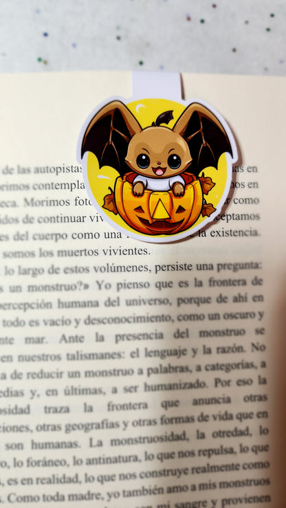 Halloween themed bookmark. Baby bat pumpkin bookmark. magnetic bookmark. Reading accesories. handamade bookmark. Book Gift. Cute page marker