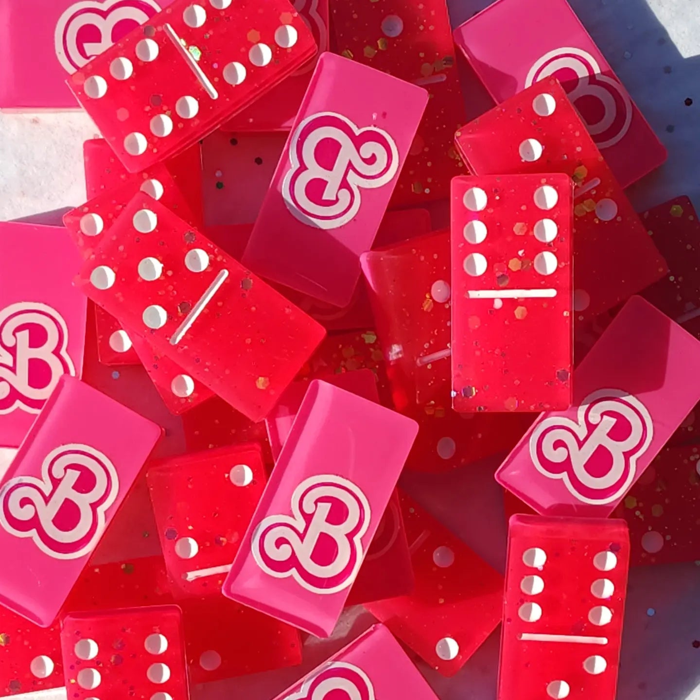 Pink Dominoe Set