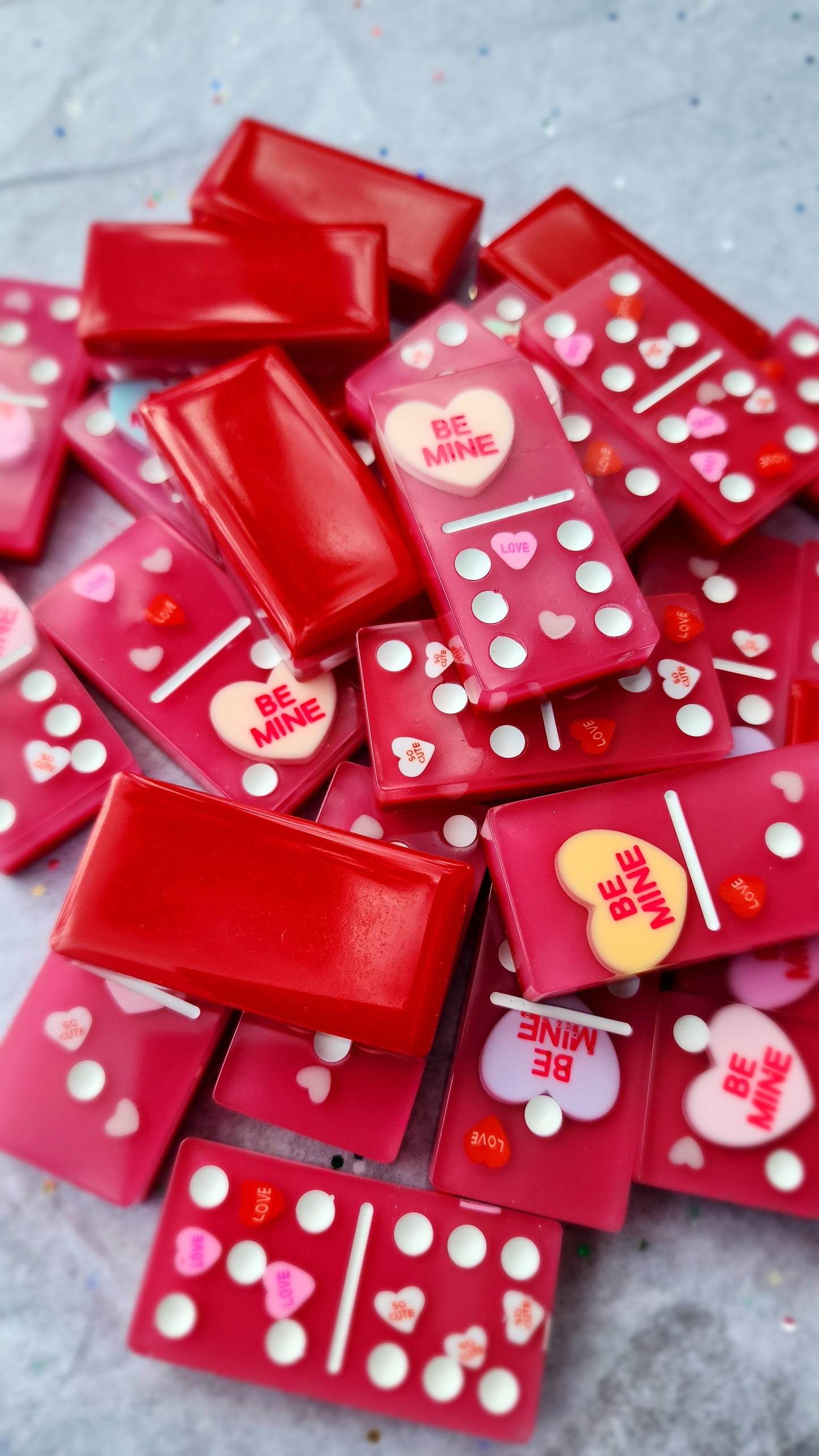 Valentine's Day-themed domino set